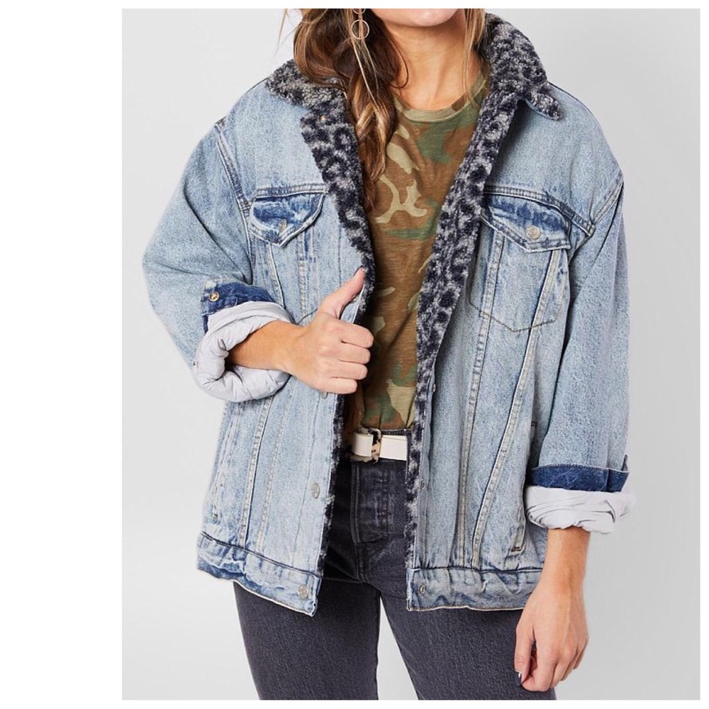 SOLD ❤️ FREE PEOPLE Jean Jacket Sherpa Trucker S - Picture 1 of 7